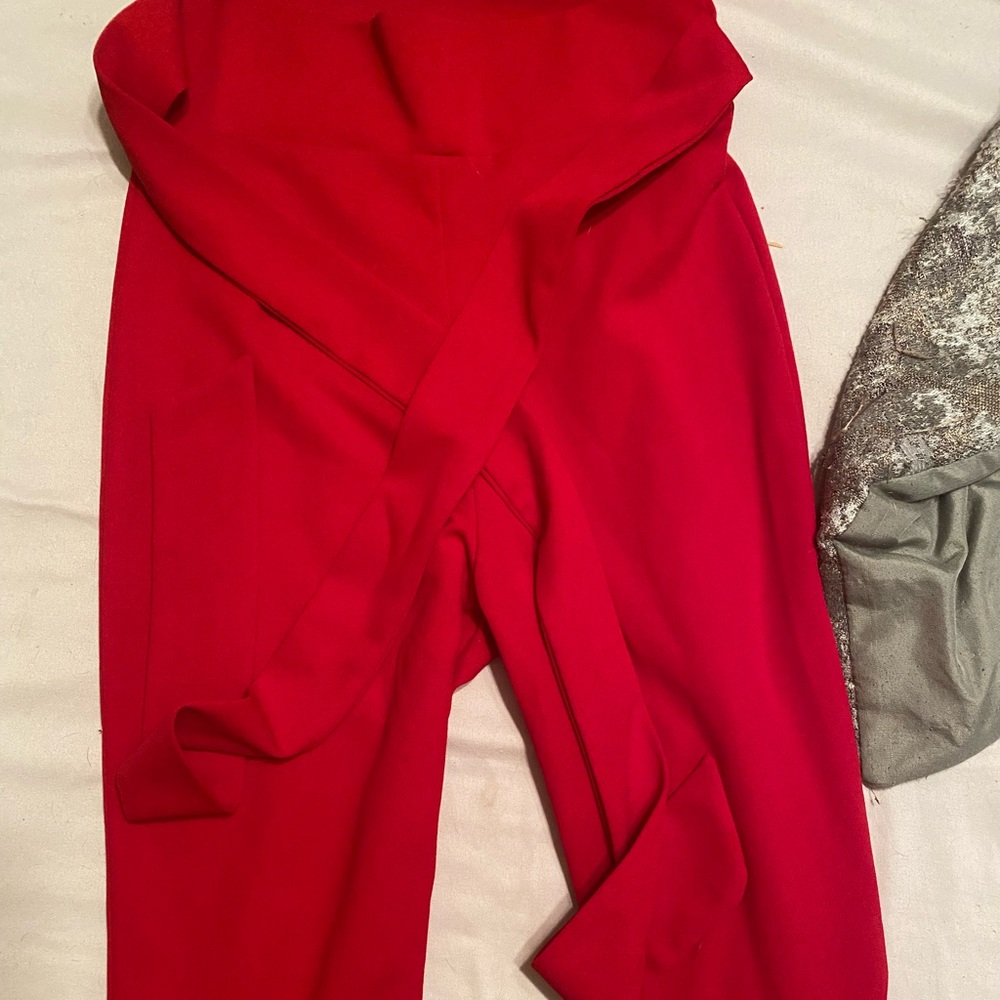 Super cute dress pants.